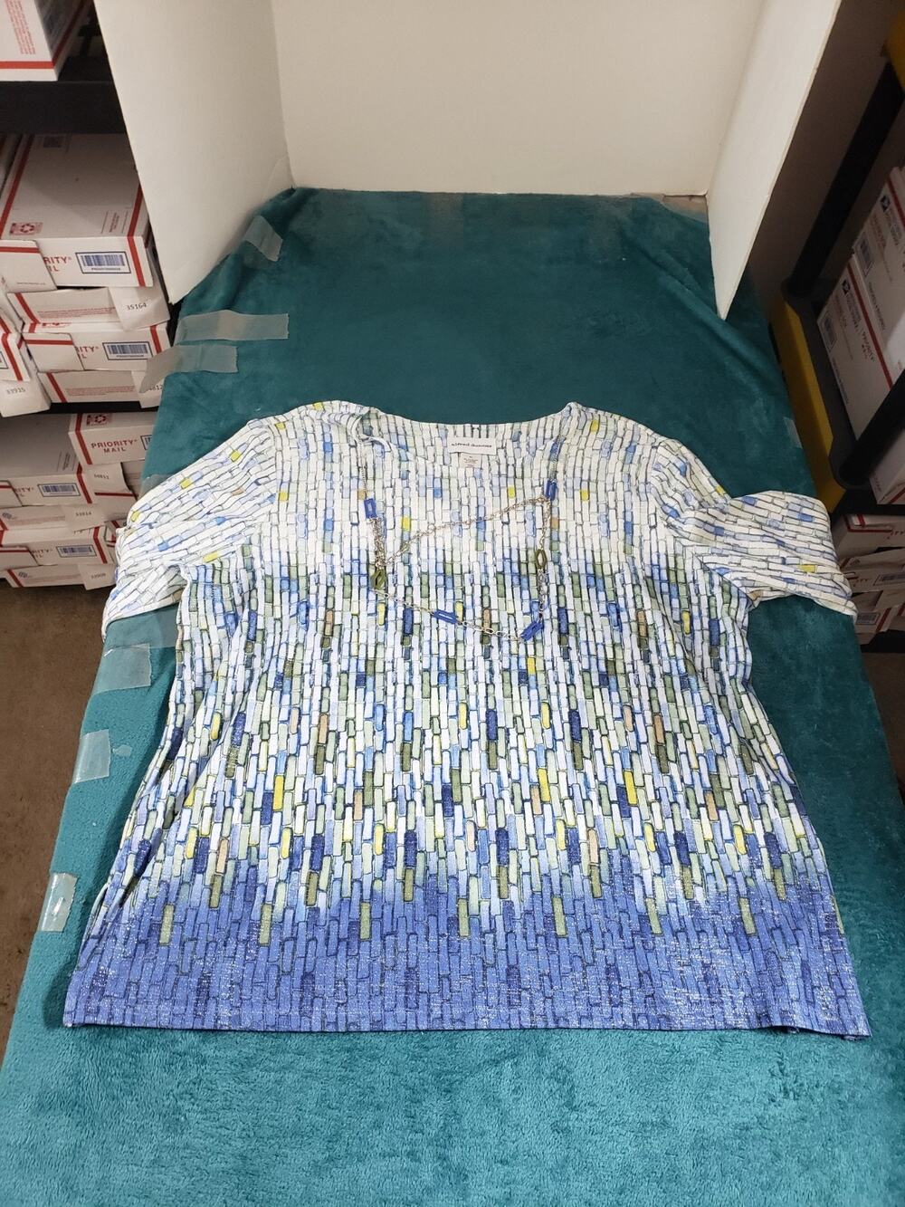 Alfred Dunner Top Size Extra Large Blue Women Necklace Gradient Effect NWT